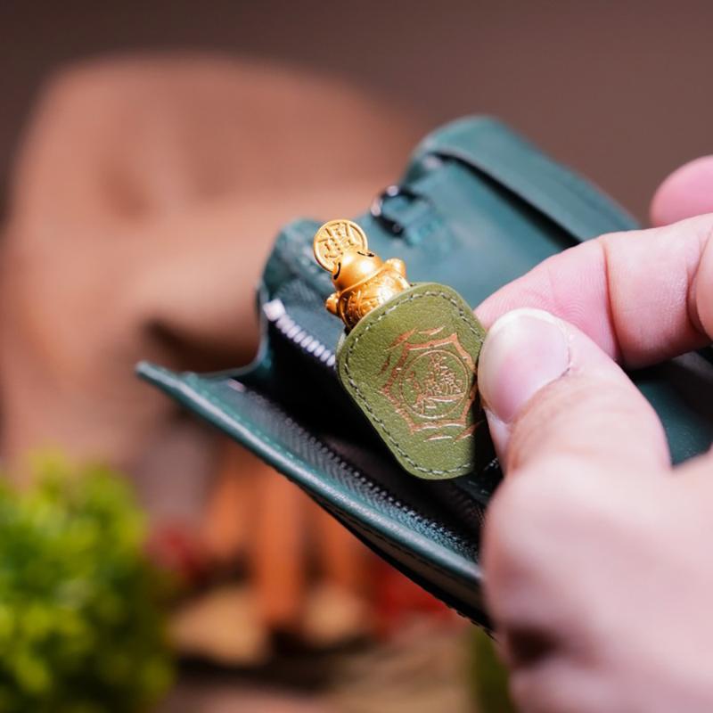 Mini Złoty Żółw Gryzący Monety – Longevity Health & Wellness Hotel Adults Only recenzja i cena